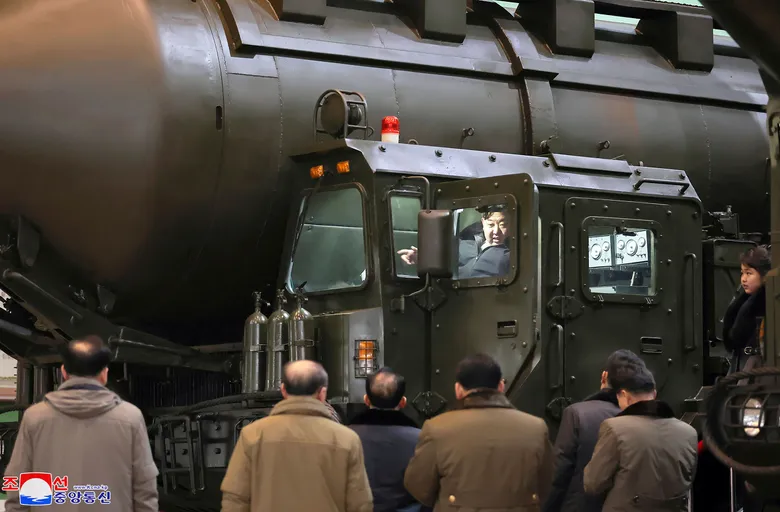 South Korea and North Korea Talk About Artillery